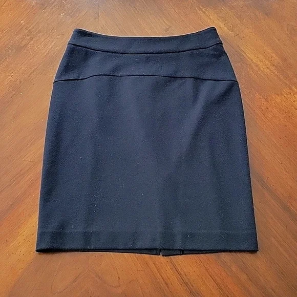 Michael Kors Black Skirt Size 4P - Picture 1 of 11